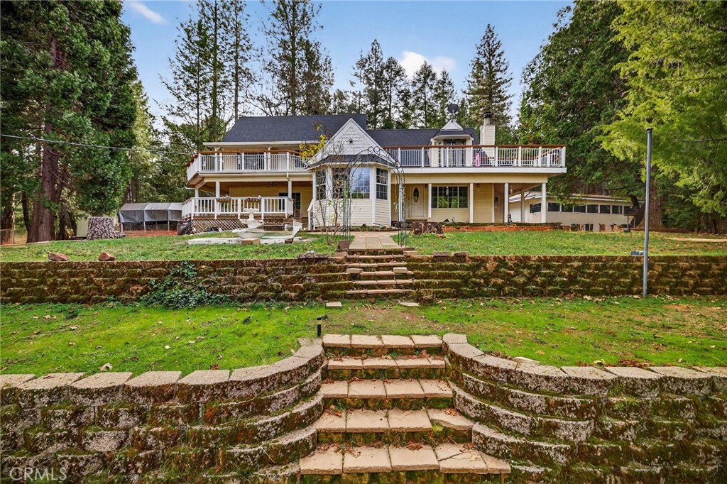 5048 Big Bend Road Oroville, CA 95965 - Photo 1 of 72 a front view of a house with a yard