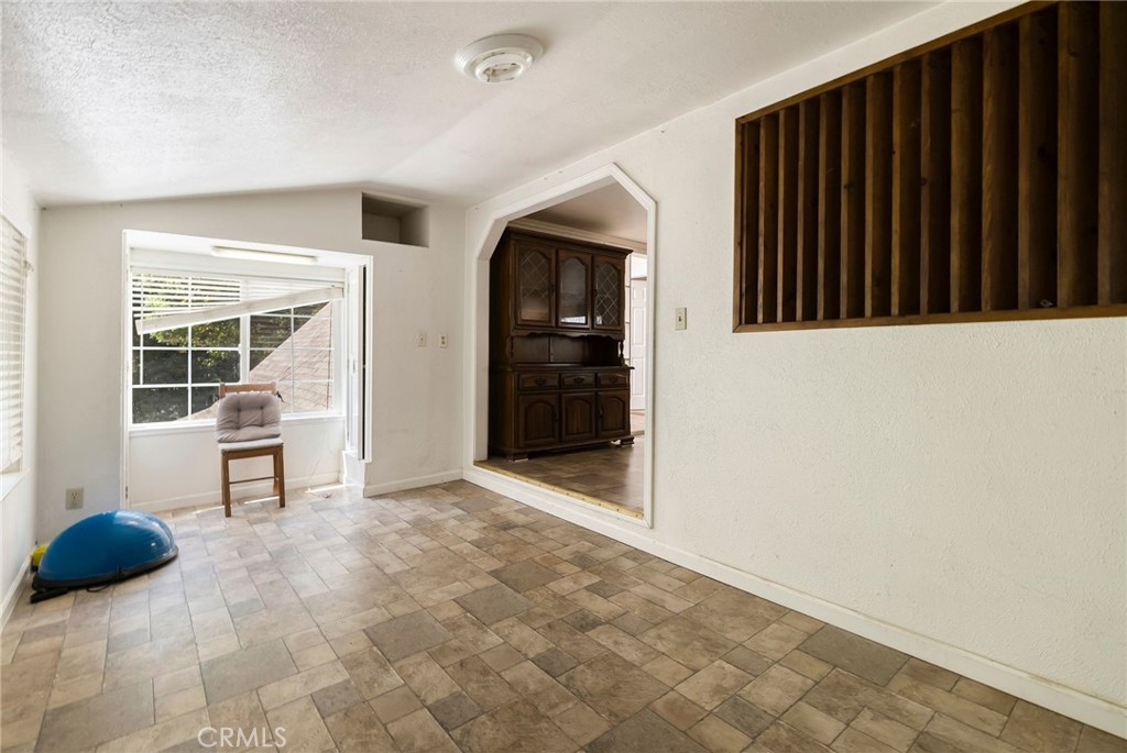 5048 Big Bend Road Oroville, CA 95965 - Photo 31 of 72 a view of a livingroom with furniture and staircase