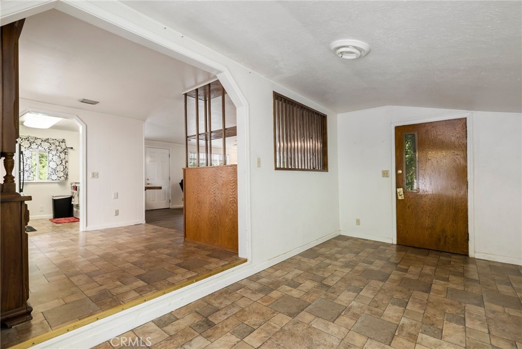 5048 Big Bend Road Oroville, CA 95965 - Photo 32 of 72 a view of a livingroom with wooden floor and furniture