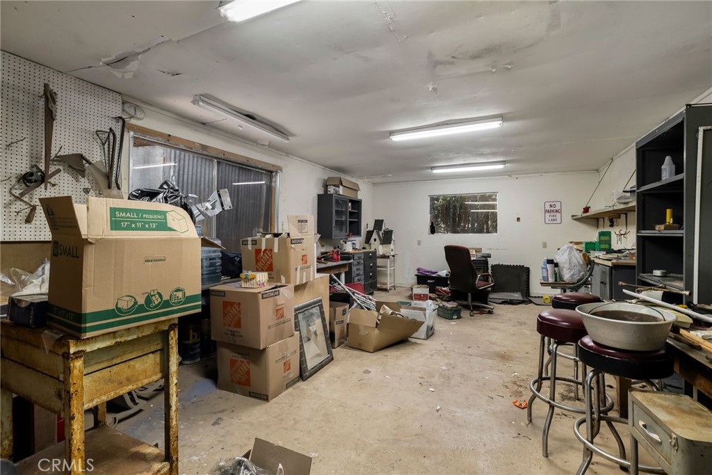 5048 Big Bend Road Oroville, CA 95965 - Photo 41 of 72 a living room with furniture and a flat screen tv