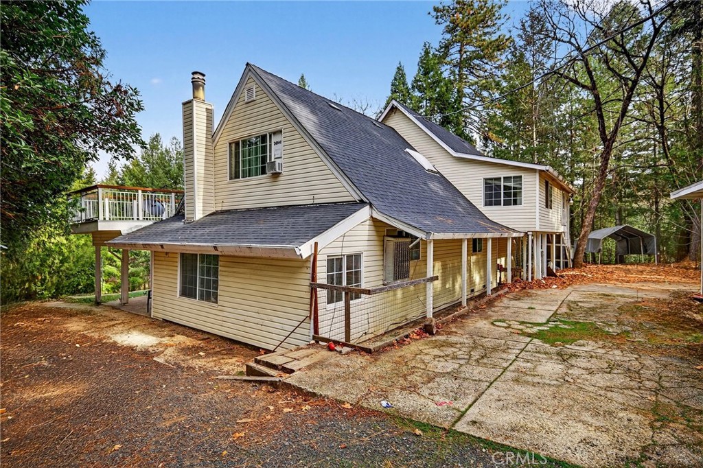 5048 Big Bend Road Oroville, CA 95965 - Photo 55 of 75 a front view of a house with a yard