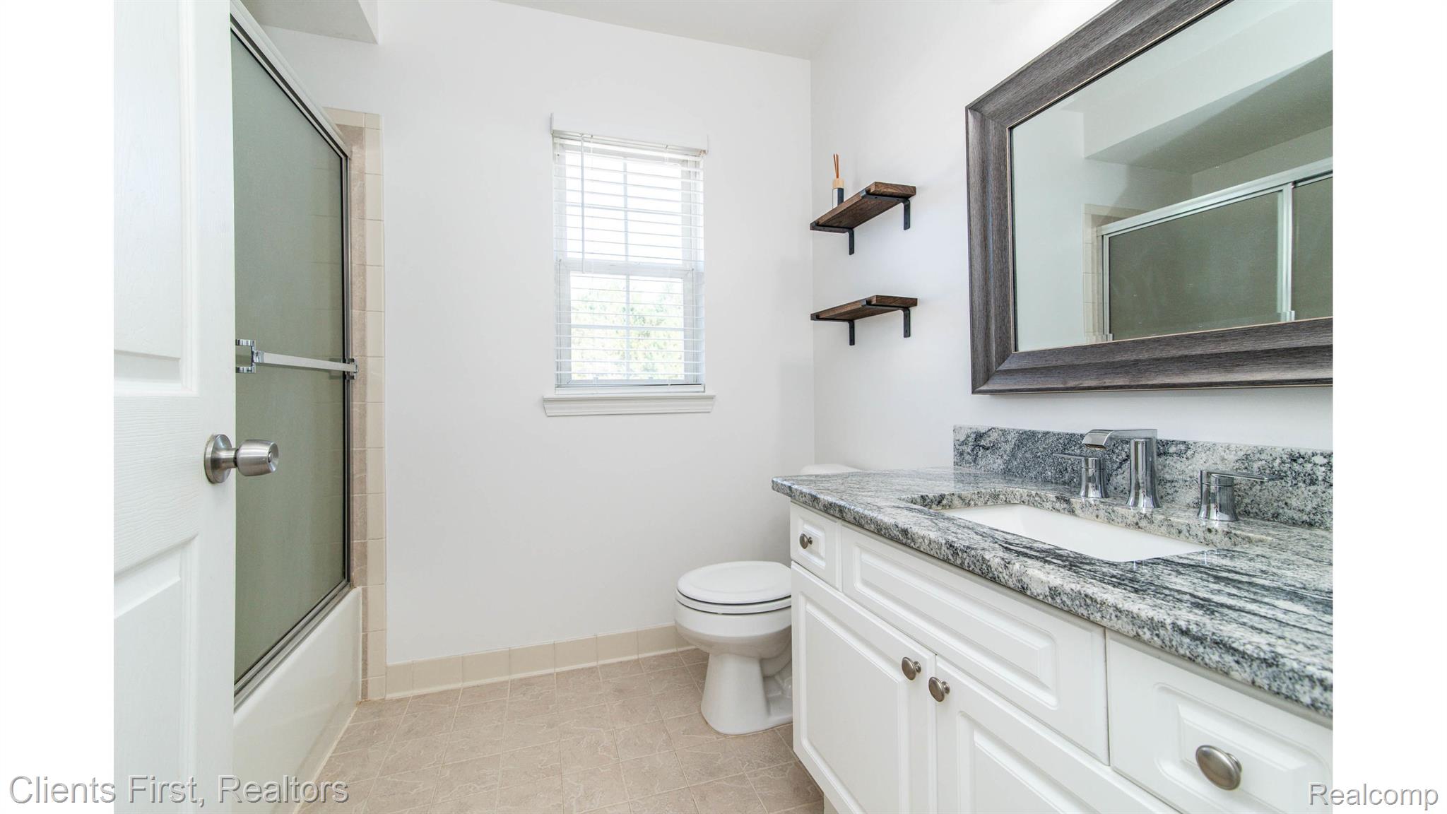 3492 Oakmonte Boulevard Rochester, MI 48306 - Photo 6 of 16 Gallery Image 6