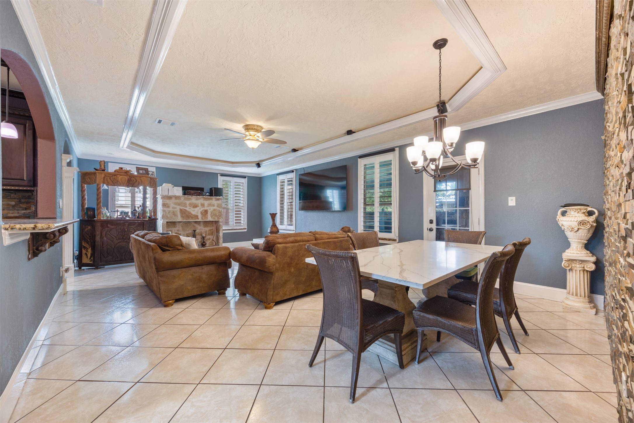 2622 Muegge Road Rosenberg, TX 77471 - Photo 17 of 28 a view of a dining room with furniture
