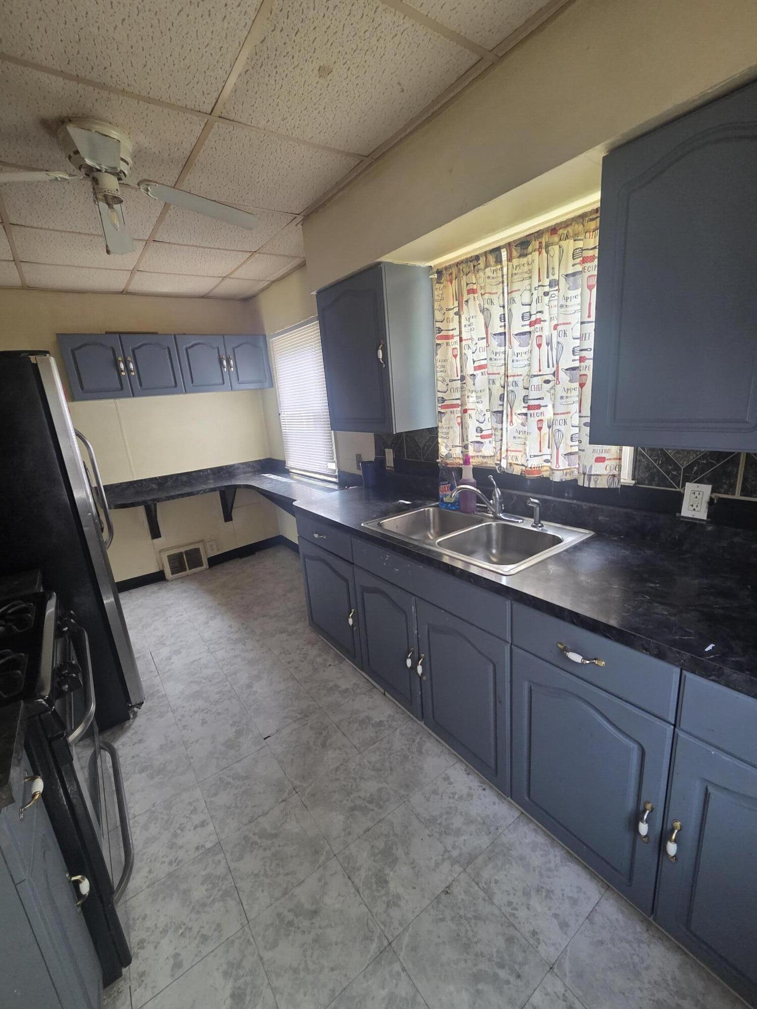 201 Johnson Street Gary, IN 46402 - Photo 2 of 12 1500x2000