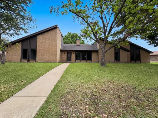 $350,000 | 919 Rock Canyon Drive, Duncanville, TX 75137