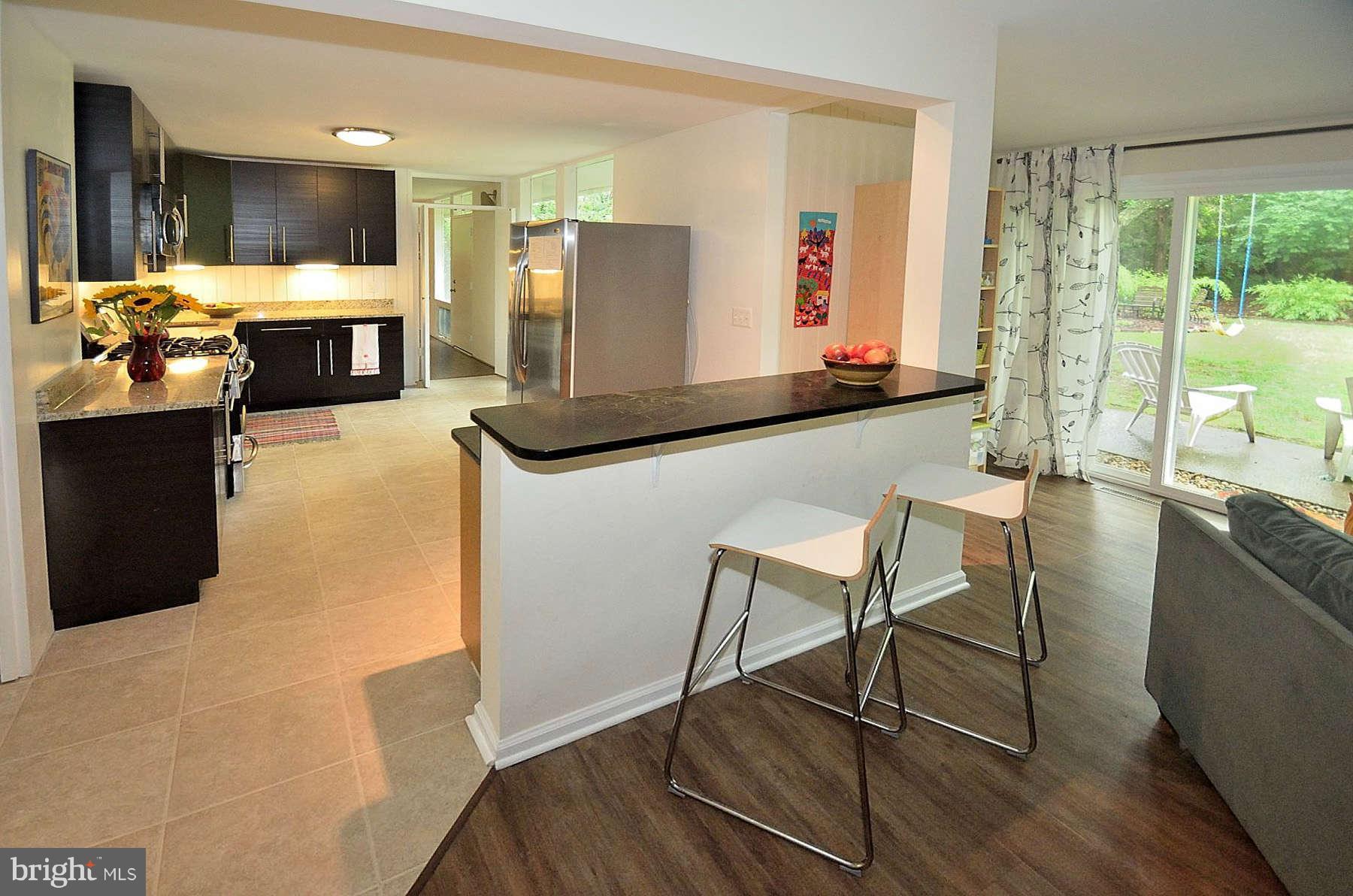 2305 Glasgow Road Alexandria, VA 22307 - Photo 5 of 22 Kitchen