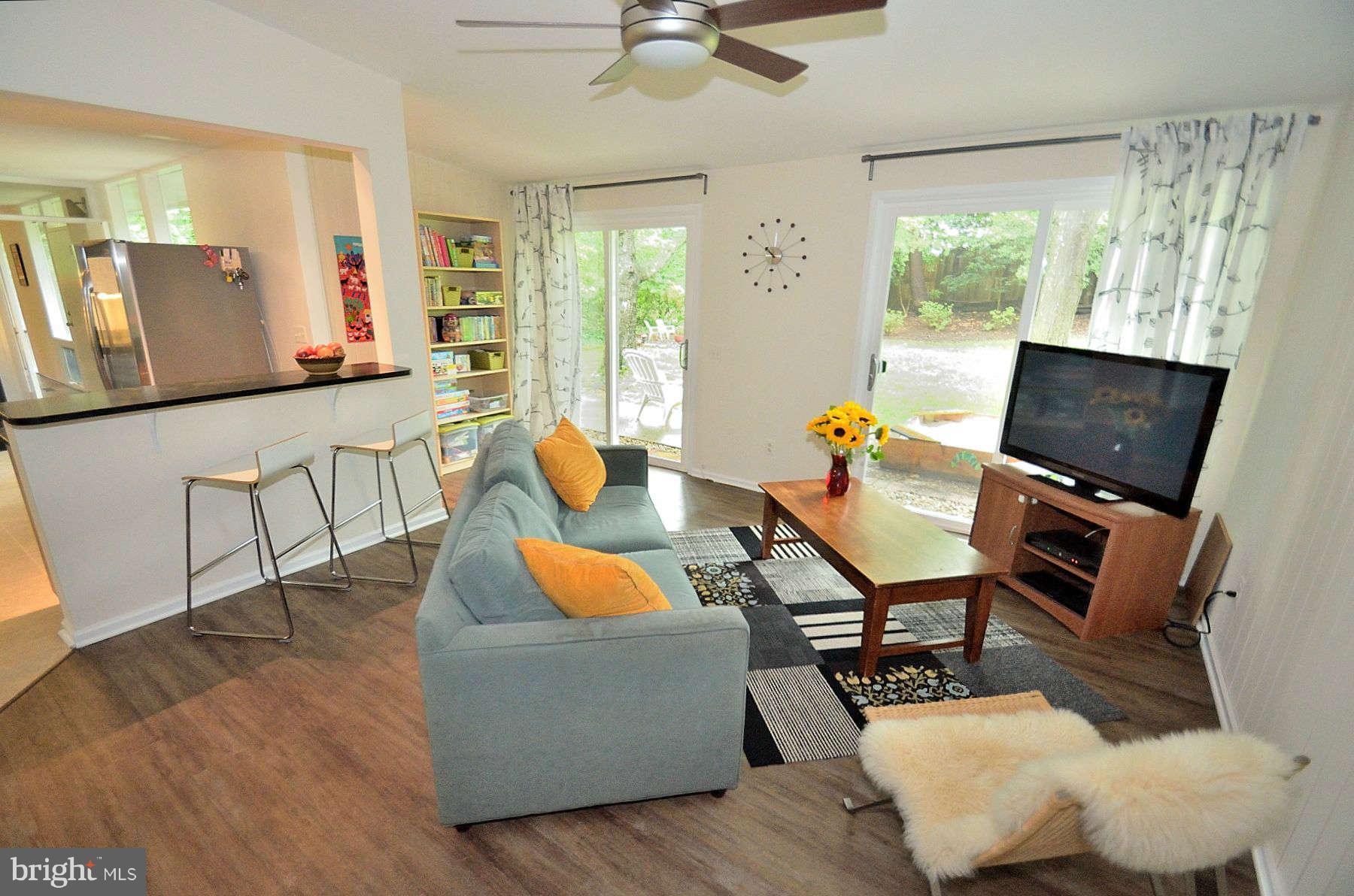 2305 Glasgow Road Alexandria, VA 22307 - Photo 6 of 22 Family Room