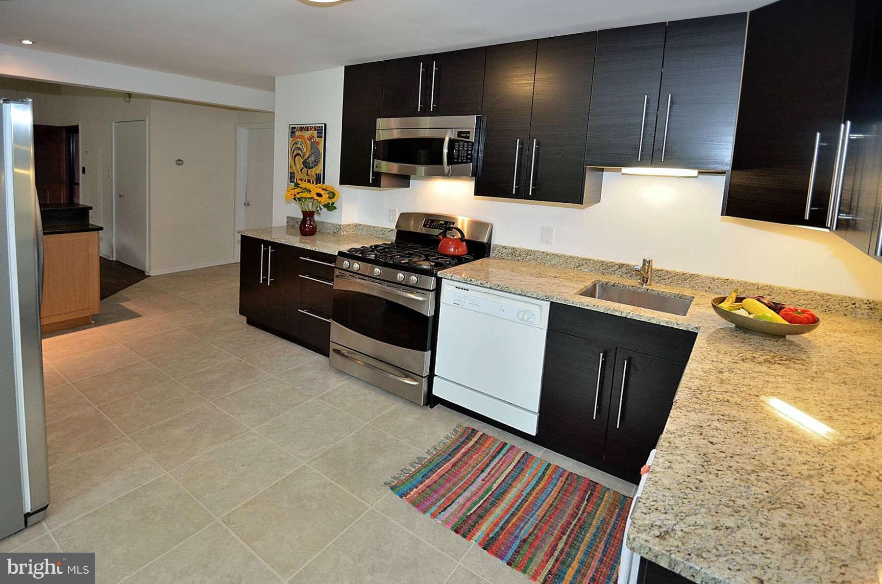 2305 Glasgow Road Alexandria, VA 22307 - Photo 10 of 22 Kitchen
