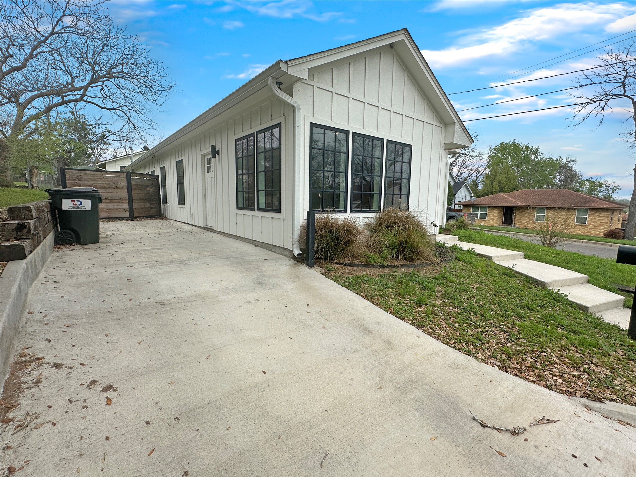 317 8th Street Shiner, TX 77984 - Photo 8 of 8