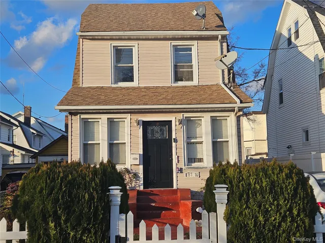 $830,000 | 187-11 104th Avenue | Hollis