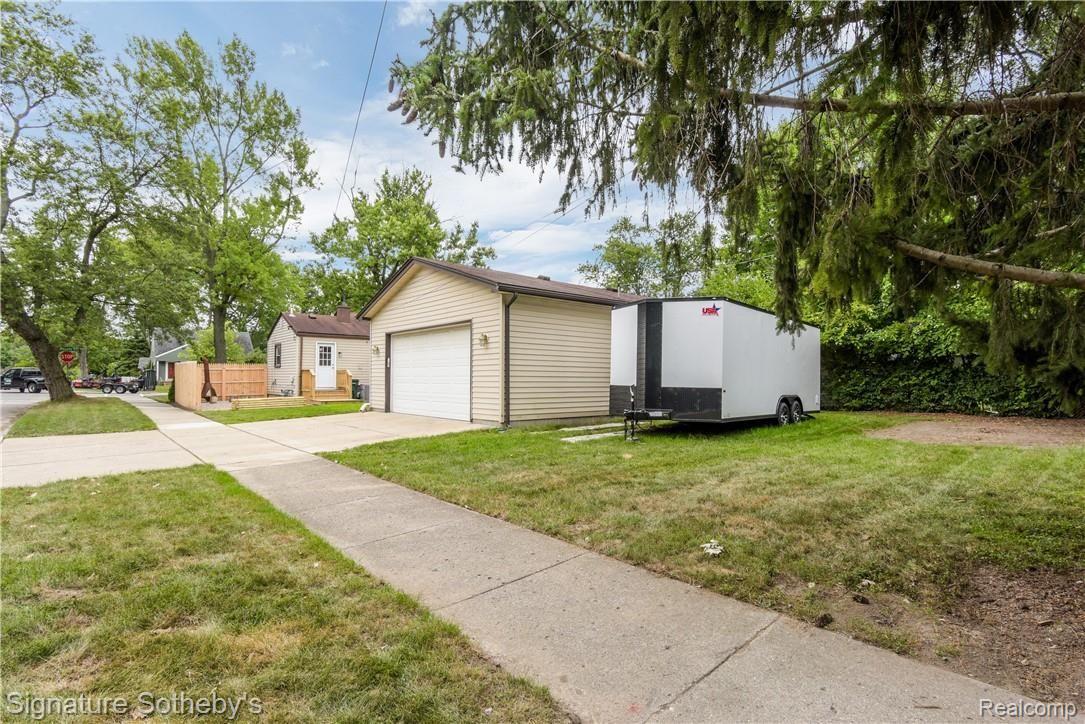 3502 Normandy Road Royal Oak, MI 48073 - Photo 6 of 24 Side lot .jpg