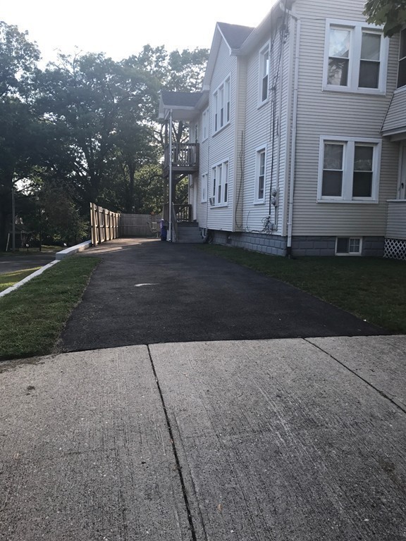 74-76 Appleton Street Springfield, MA 01108 - Photo 4 of 23