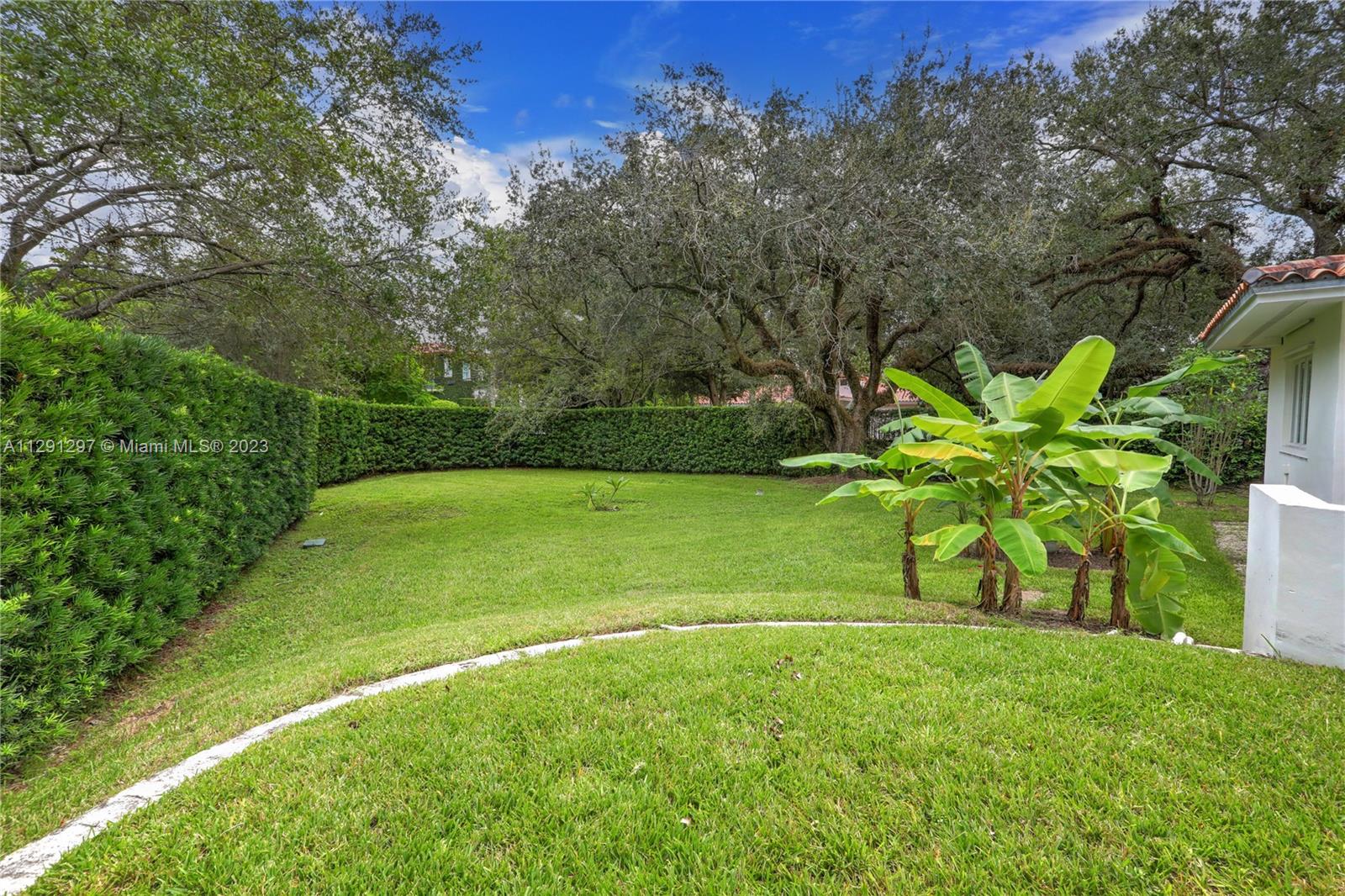 807 Jeronimo Drive Coral Gables, FL 33146 - Photo 6 of 9