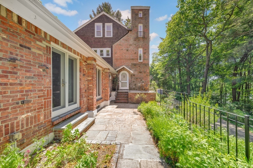 69 Edmund Road Arlington, MA 02474 - Photo 4 of 42 Gallery Image 4