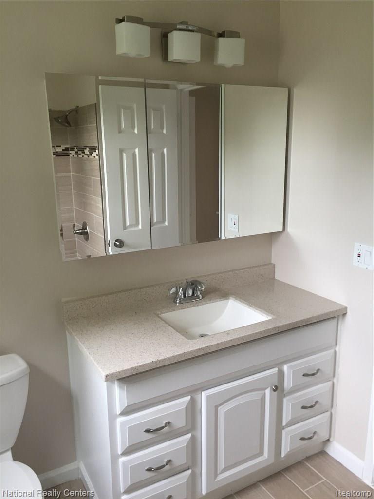 41851 Ridge Road East Novi, MI 48375 - Photo 5 of 12 IMG_1262.JPG