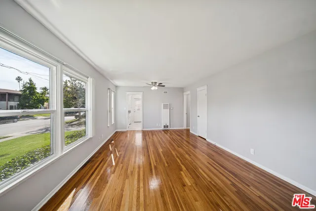 $2,095 | 5329 Vantage Avenue, Unit 1, Valley Village, CA 91607