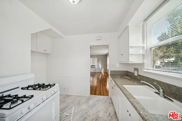 $1,895 | 5329 Vantage Avenue, Unit 1, Valley Village, CA 91607