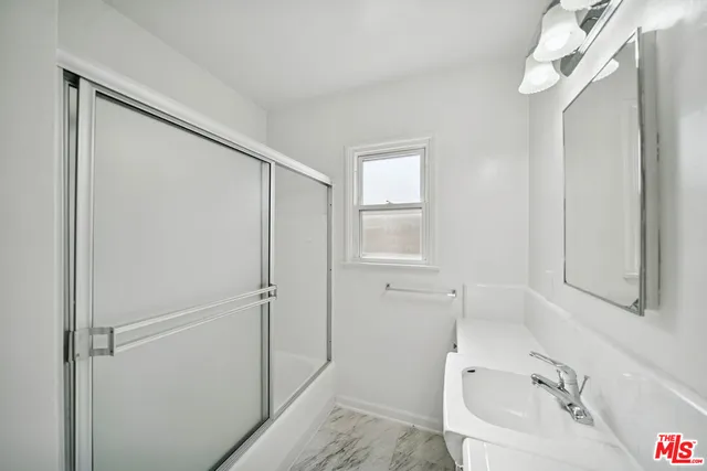 $2,095 | 5329 Vantage Avenue, Unit 1, Valley Village, CA 91607