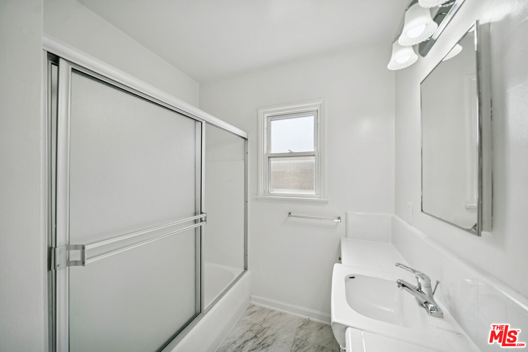 5329 Vantage Avenue, Unit 1 Valley Village, CA 91607 - Photo 10 of 14