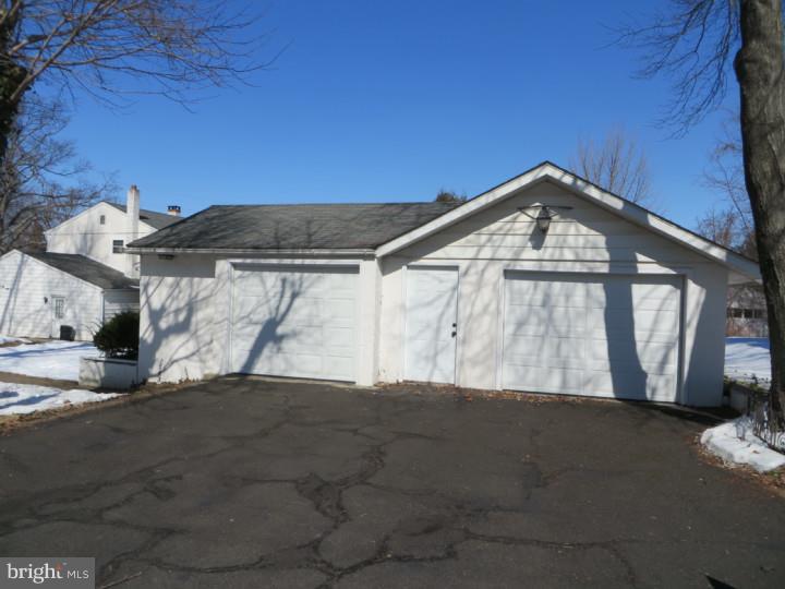 519 Continental Road Hatboro, PA 19040 - Photo 14 of 15 Garage