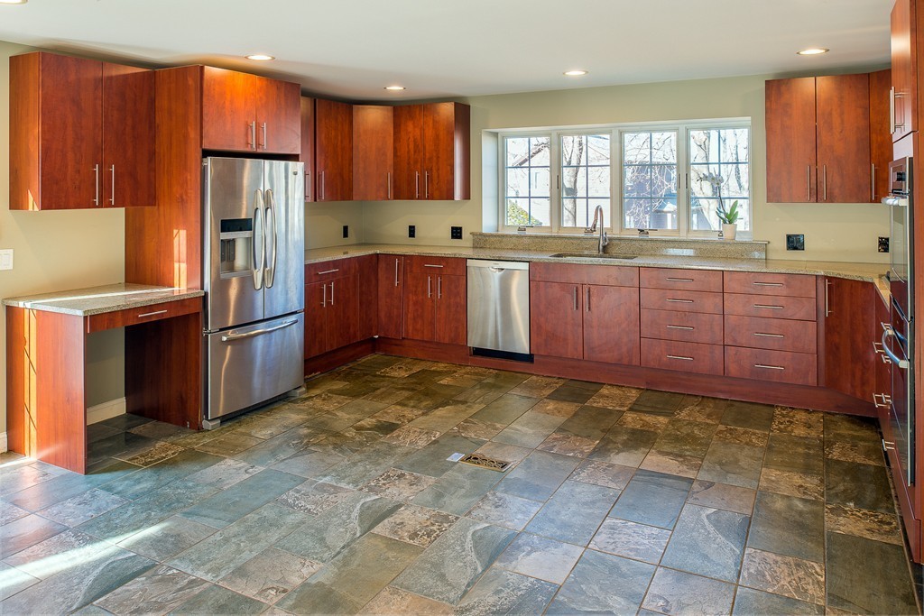 15 Appleton Street Danvers, MA 01923 - Photo 6 of 24 Gallery Image 6