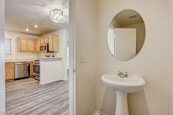 $1,695 | 3672 Moonlit Beach Avenue, Las Vegas, NV 89115