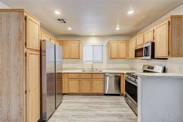 $1,695 | 3672 Moonlit Beach Avenue, Las Vegas, NV 89115