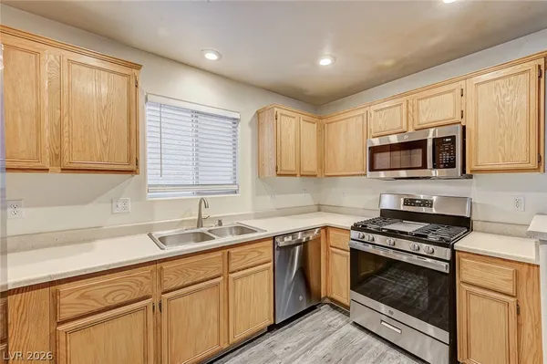 $1,695 | 3672 Moonlit Beach Avenue, Las Vegas, NV 89115