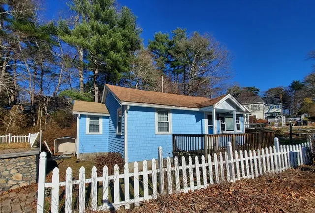 $2,750 | 23 Lantern Lane, Unit 1, Halifax, MA 02338