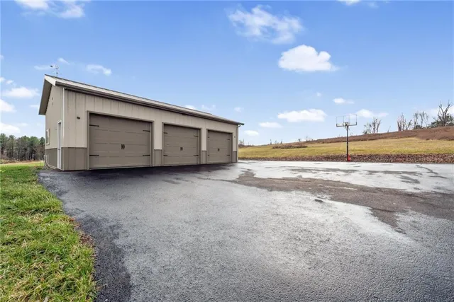 $549,900 | 19 Misty Meadows Lane, Uniontown, PA 15401