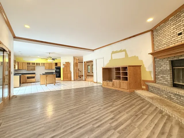 a view of a building with an outdoor space