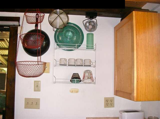 22 West Kuiaha Road Haiku, HI 96708 - Photo 6 of 23 a bathroom with a sink and a mirror