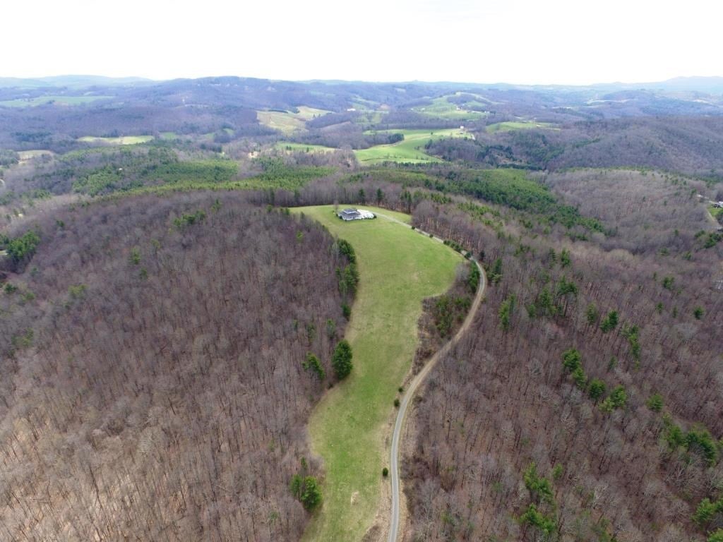 2309 Birchtree Road Hillsville, VA 24343 - Photo 31 of 33 Gallery Image 31