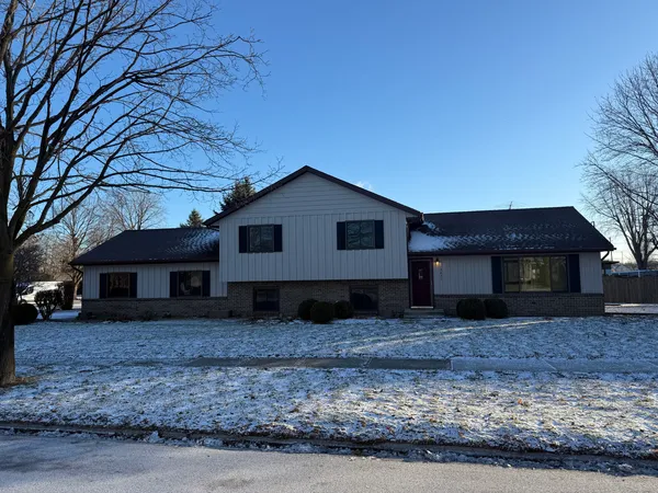$2,950 | 13831 South Mallard Drive, Plainfield, IL 60544