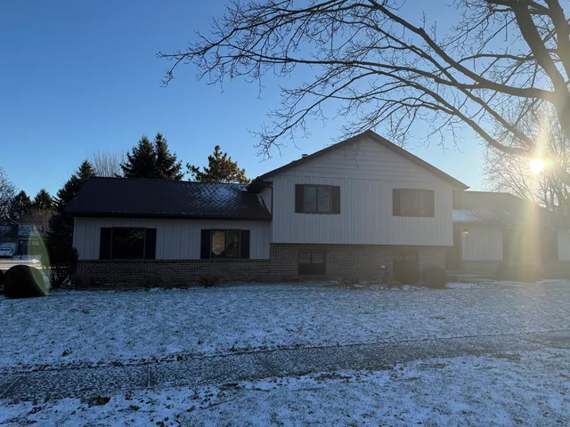 $2,850 | 13831 South Mallard Drive, Plainfield, IL 60544