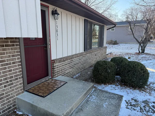 $2,950 | 13831 South Mallard Drive, Plainfield, IL 60544