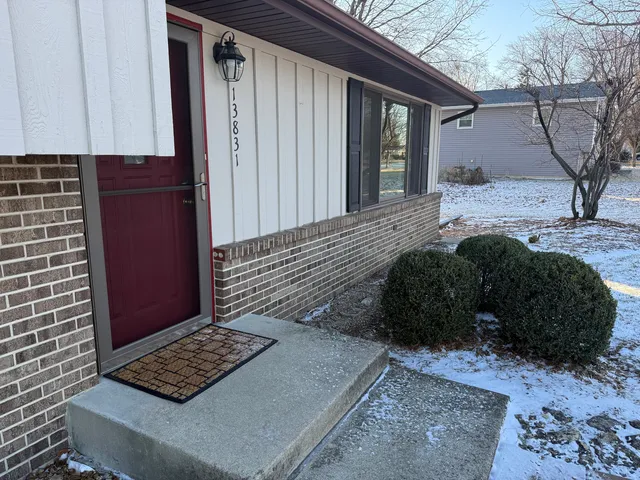 $2,850 | 13831 South Mallard Drive, Plainfield, IL 60544
