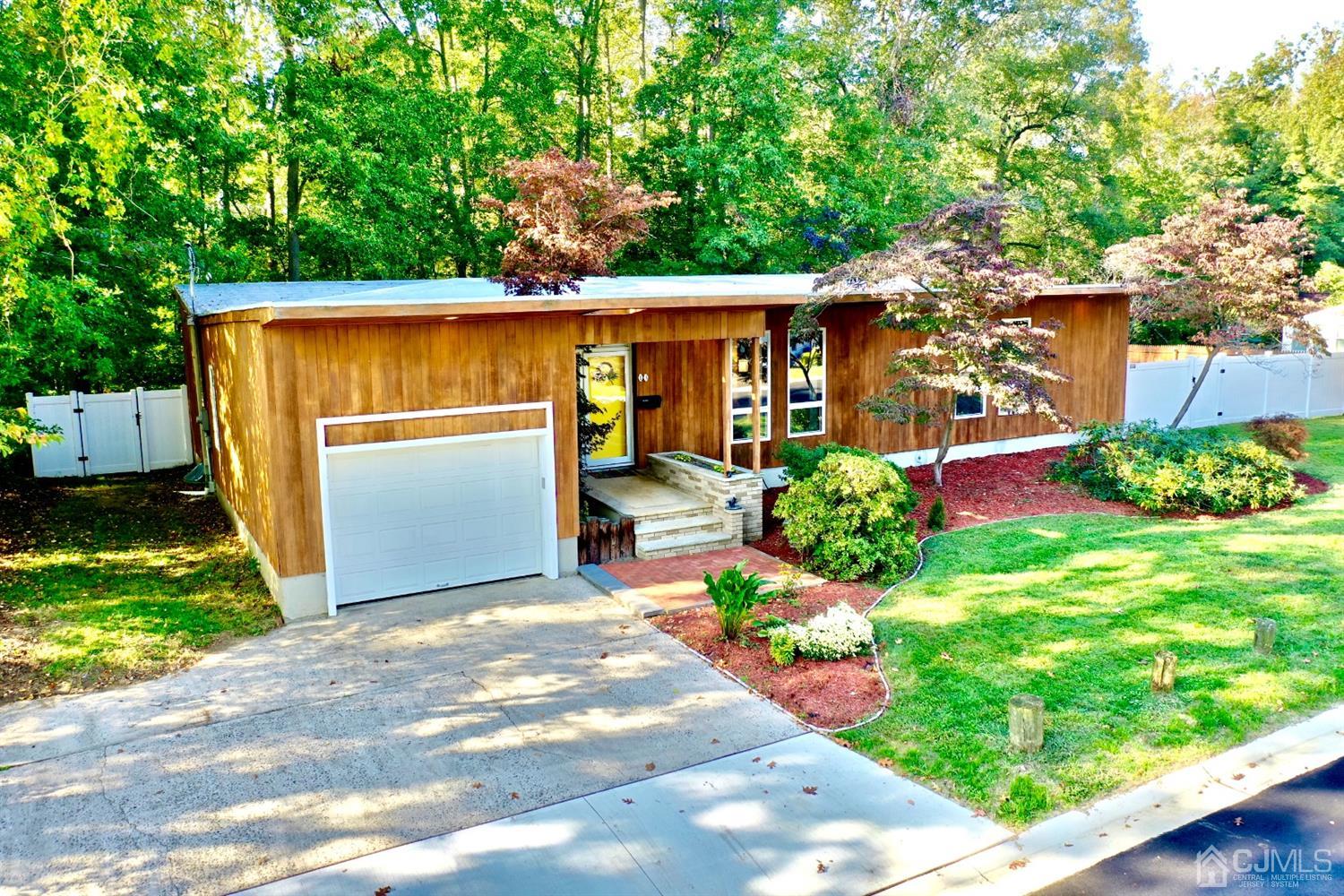 13 Red Bank Road Spotswood, NJ 08884 - Photo 1 of 26 Gallery Image 1