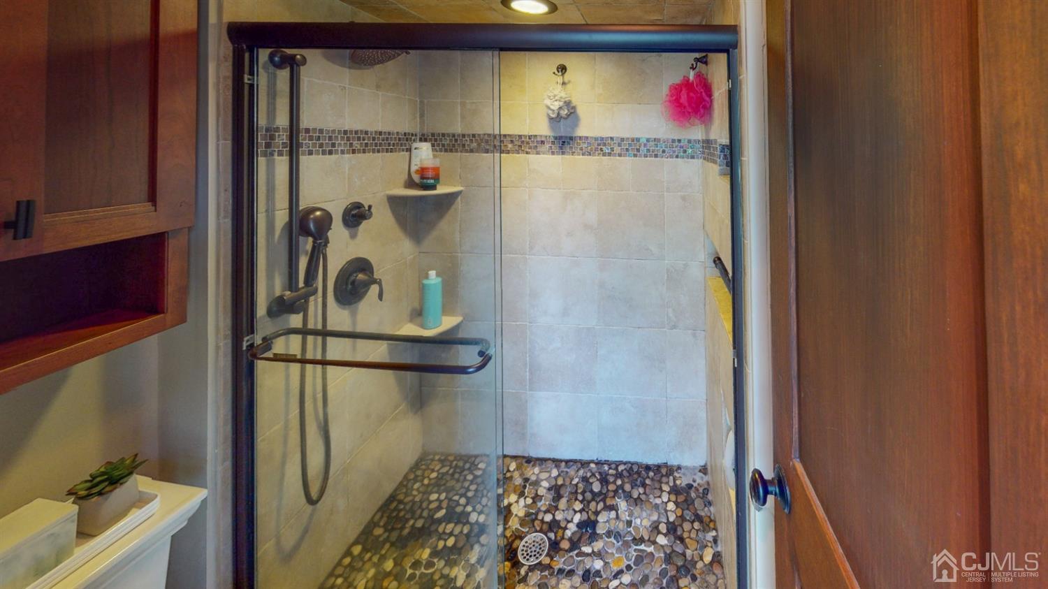 13 Red Bank Road Spotswood, NJ 08884 - Photo 17 of 26 Gallery Image 17