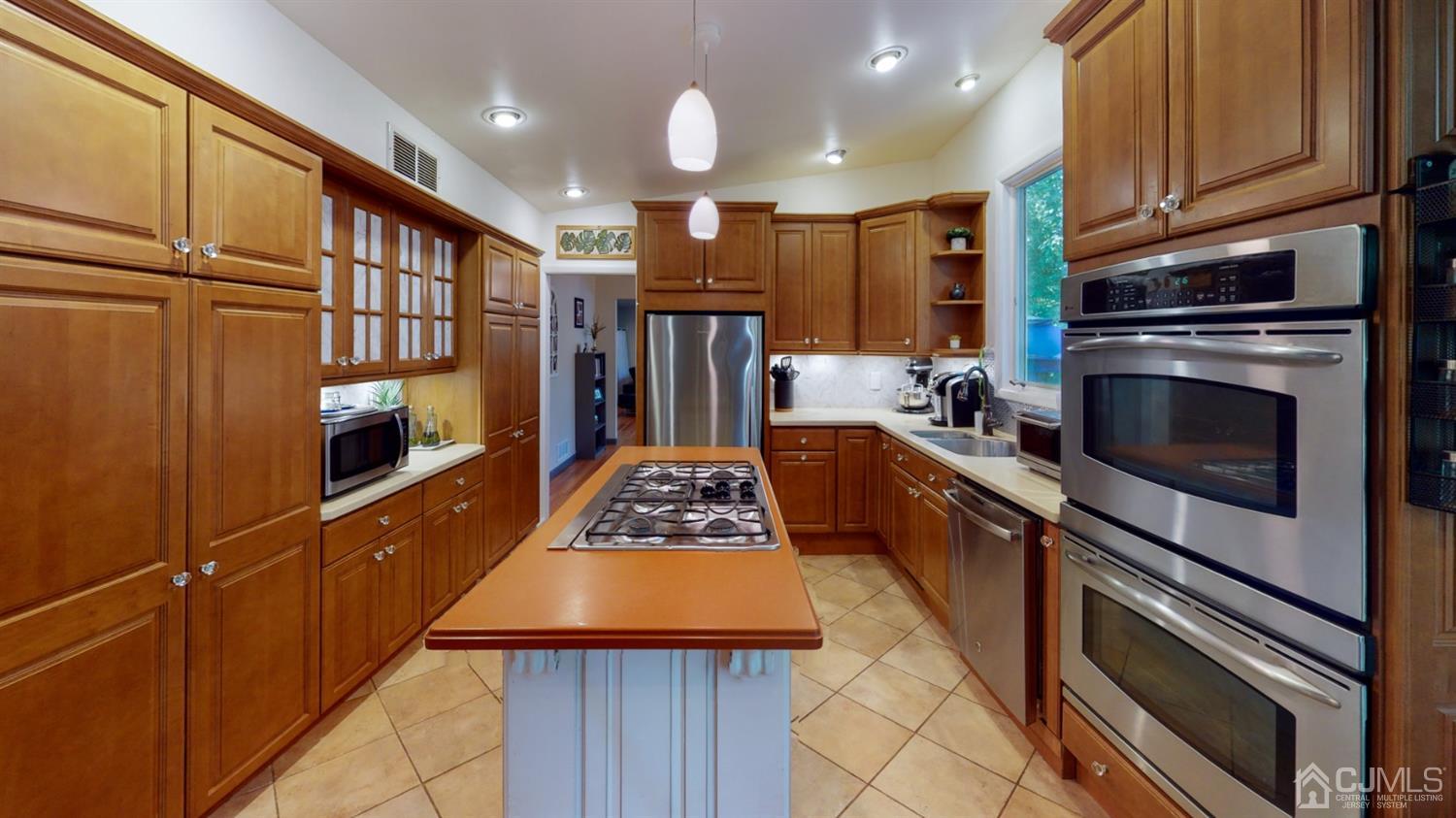 13 Red Bank Road Spotswood, NJ 08884 - Photo 3 of 26 Gallery Image 3