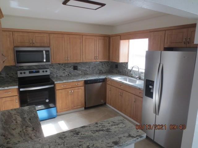 1335 North 31st Road Hollywood, FL 33021 - Photo 3 of 28 Photo 3
