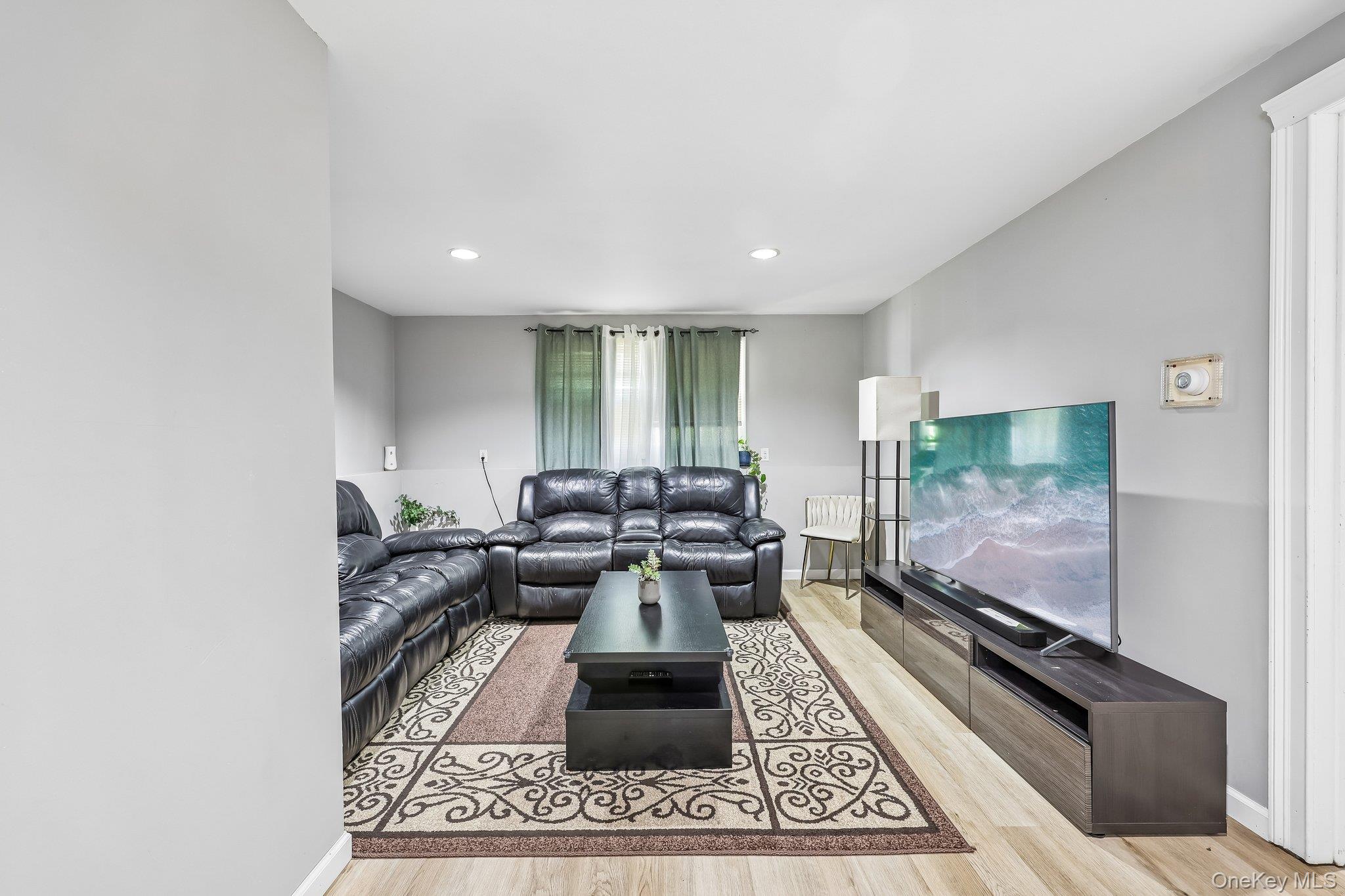 21 Baylor Road Nanuet, NY 10954 - Photo 31 of 44