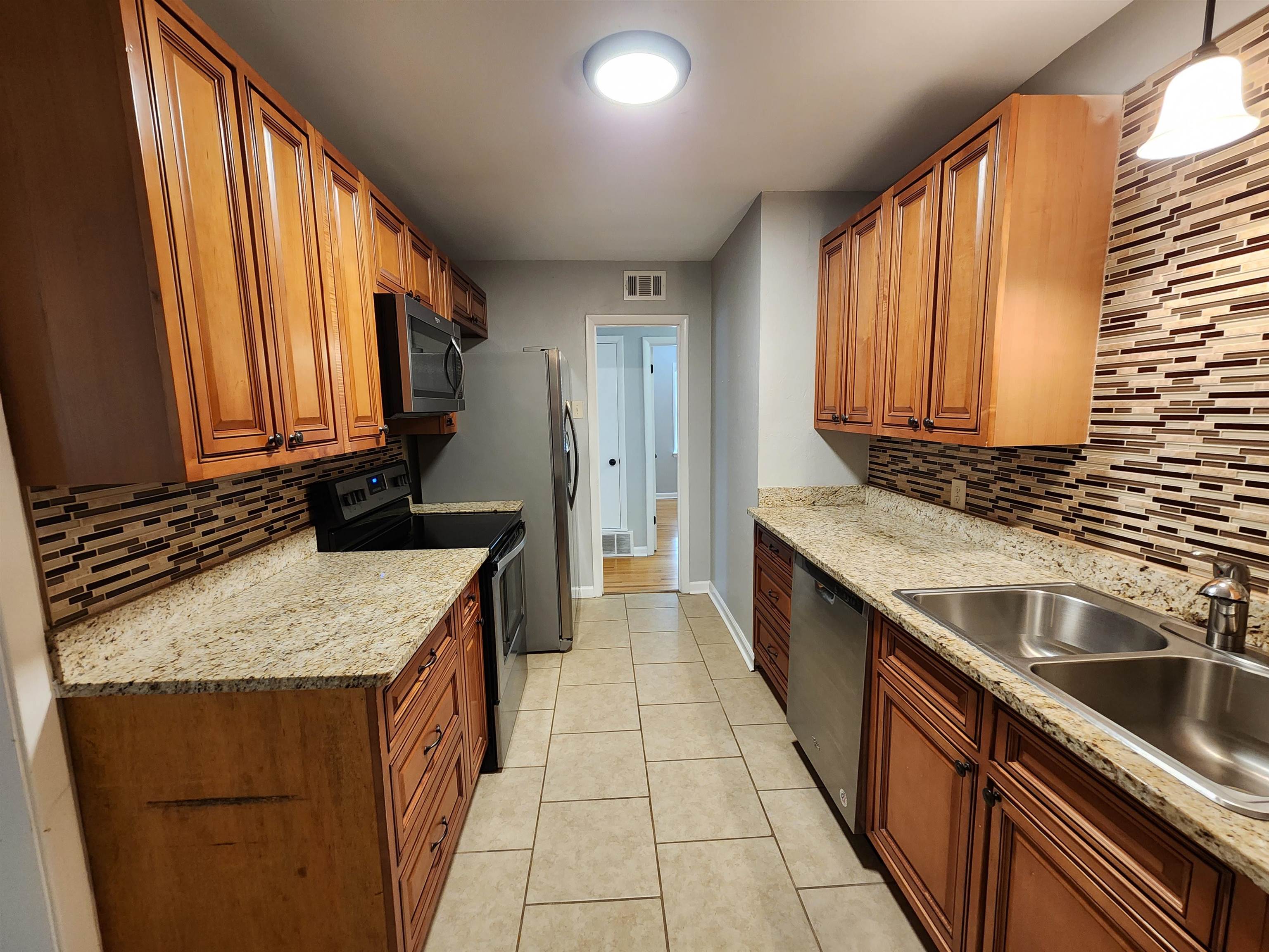 1315 South White Station Road Memphis, TN 38117 - Photo 2 of 13