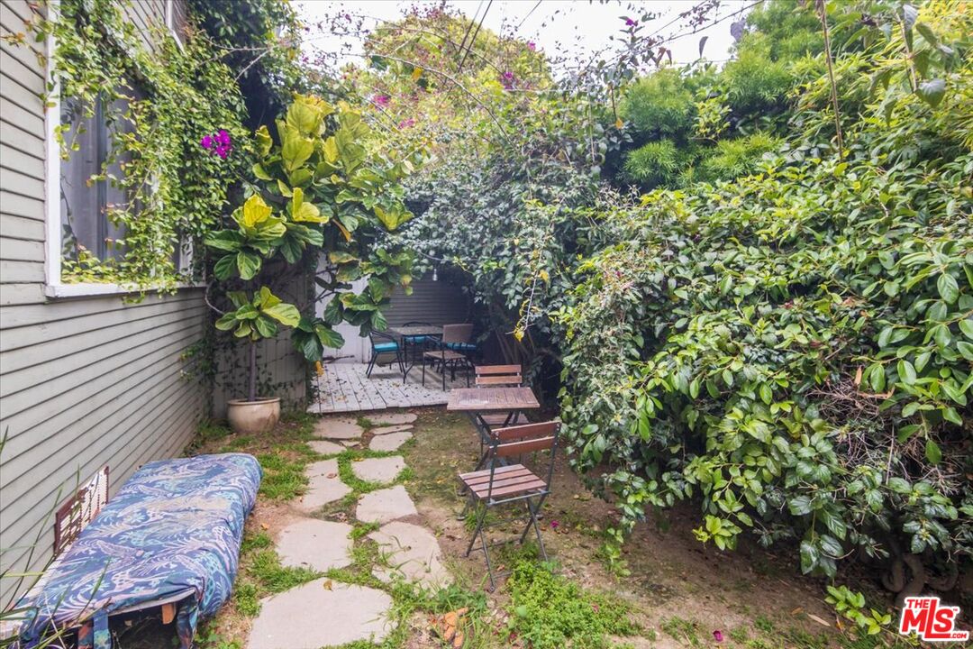 712 Sunset Avenue Venice, CA 90291 - Photo 3 of 38