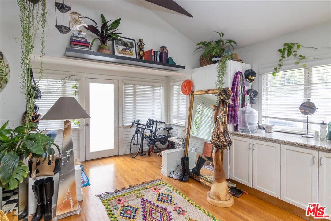 712 Sunset Avenue Venice, CA 90291 - Photo 8 of 38