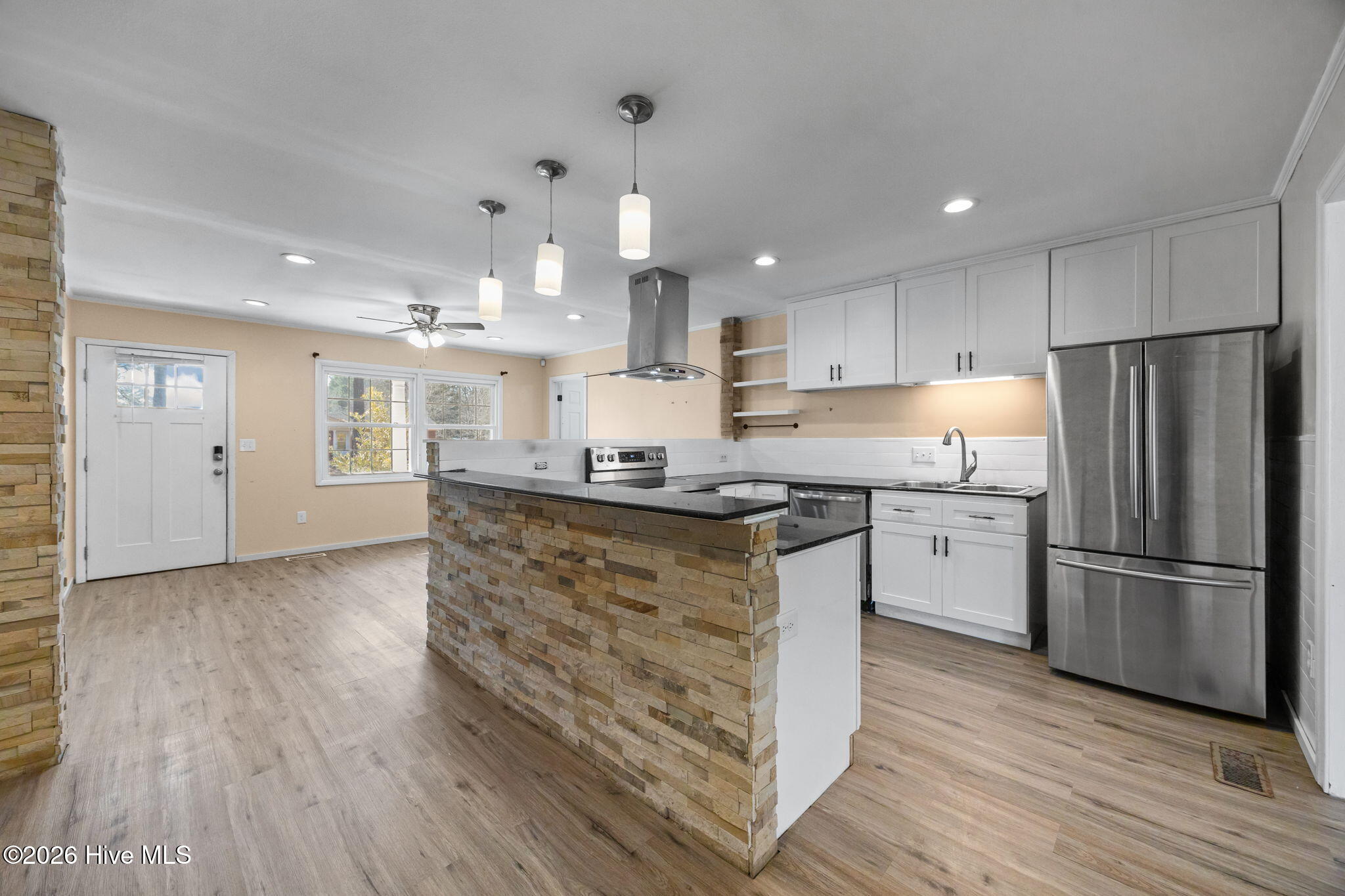 323 Cardinal Road Jacksonville, NC 28546 - Photo 5 of 22 20-web-or-mls-323 Cardinal Rd. 37