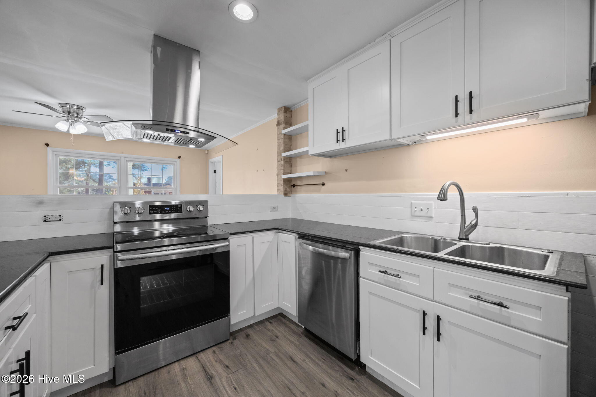 323 Cardinal Road Jacksonville, NC 28546 - Photo 6 of 22 11-web-or-mls-323 Cardinal Rd. 10