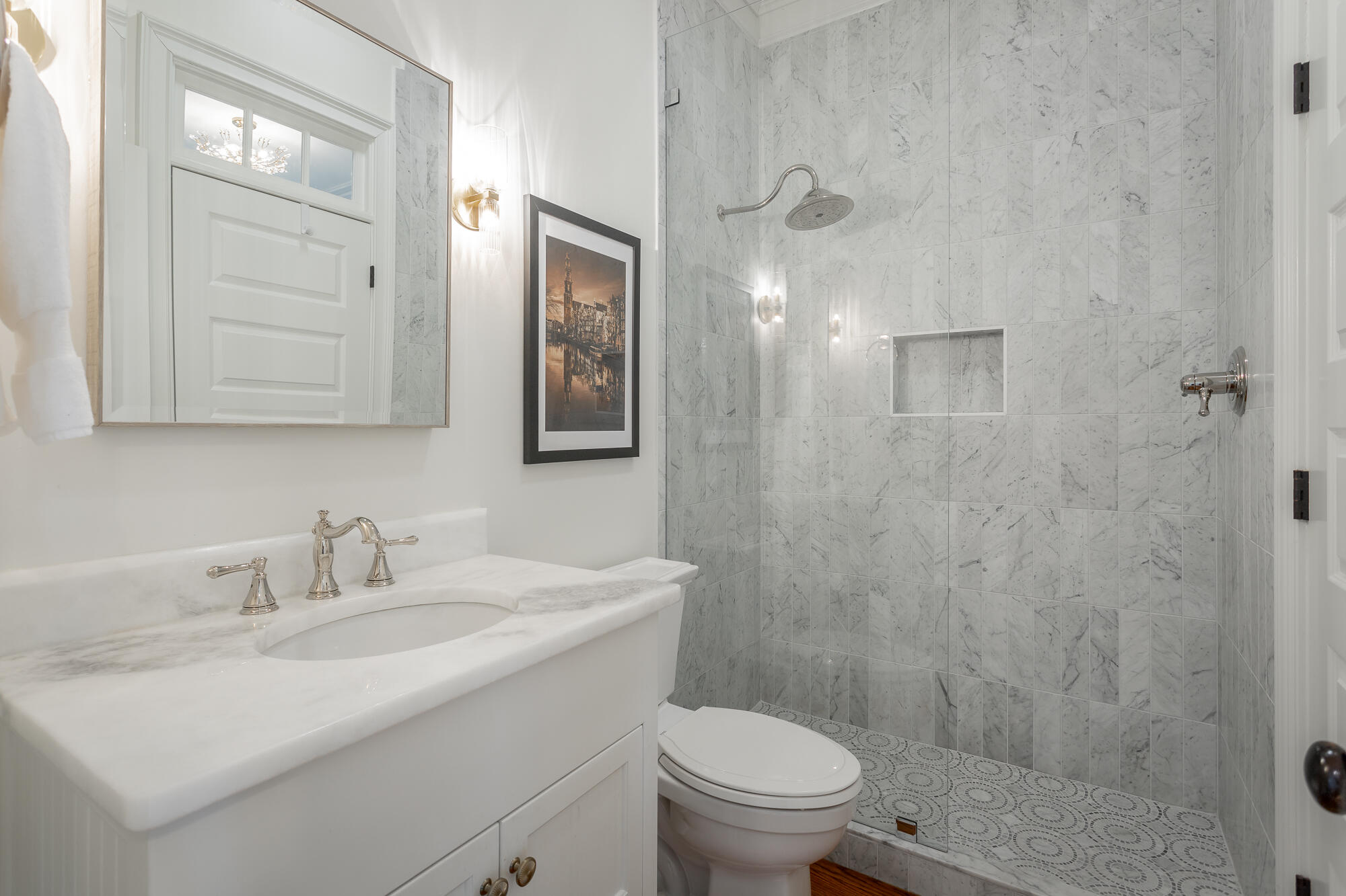 506 Barton Avenue Chattanooga, TN 37405 - Photo 14 of 59 Main Level Guest Bathroom