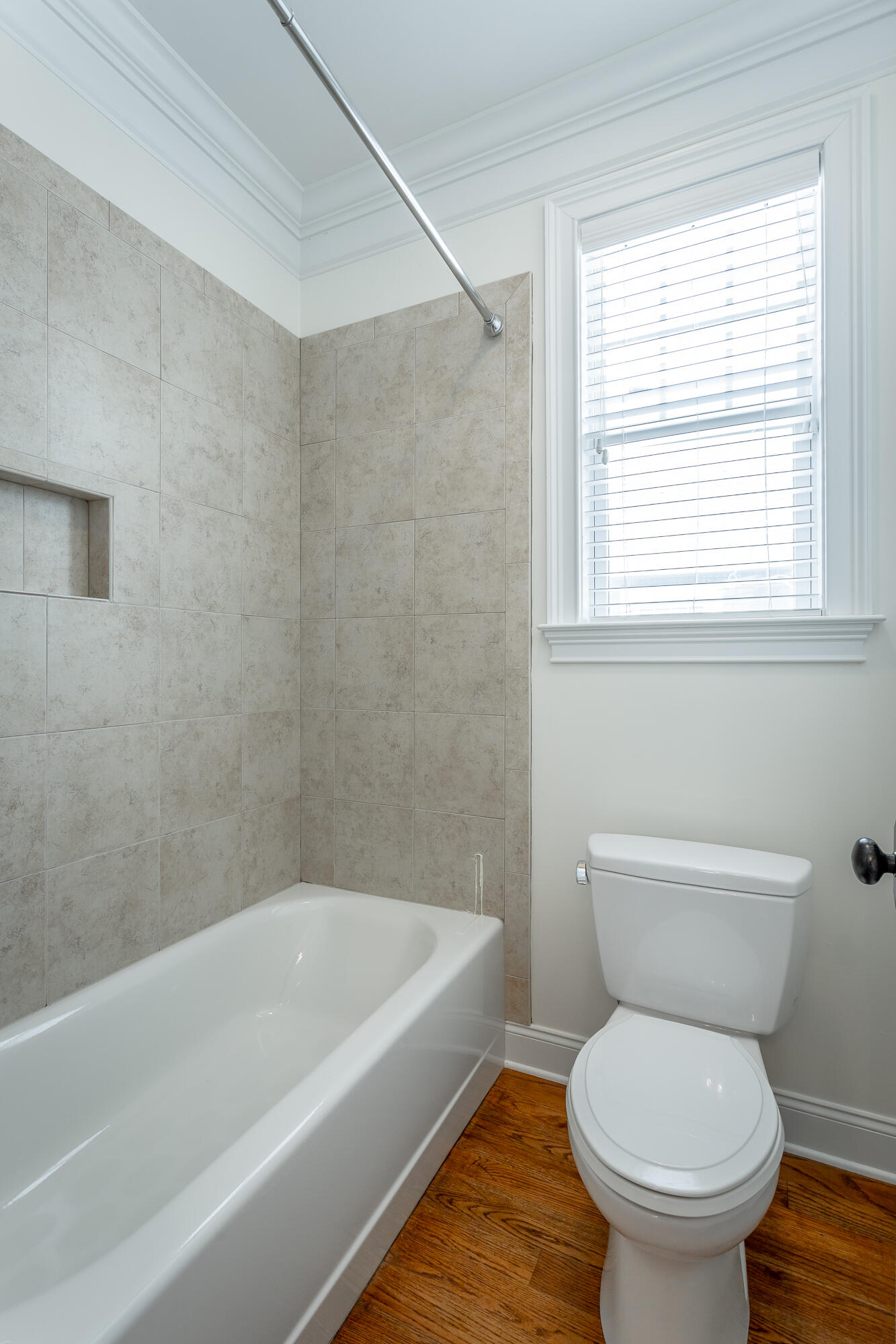 506 Barton Avenue Chattanooga, TN 37405 - Photo 48 of 59 Jack and Jill Bathroom