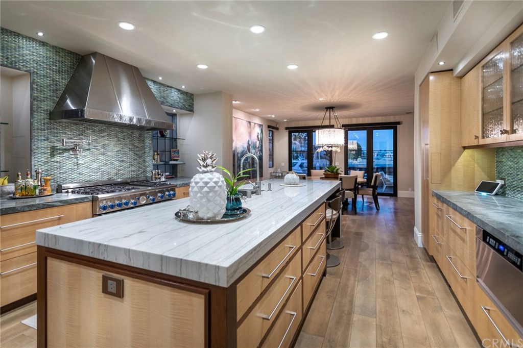 121 Edgewater Place Newport Beach, CA 92661 - Photo 11 of 75